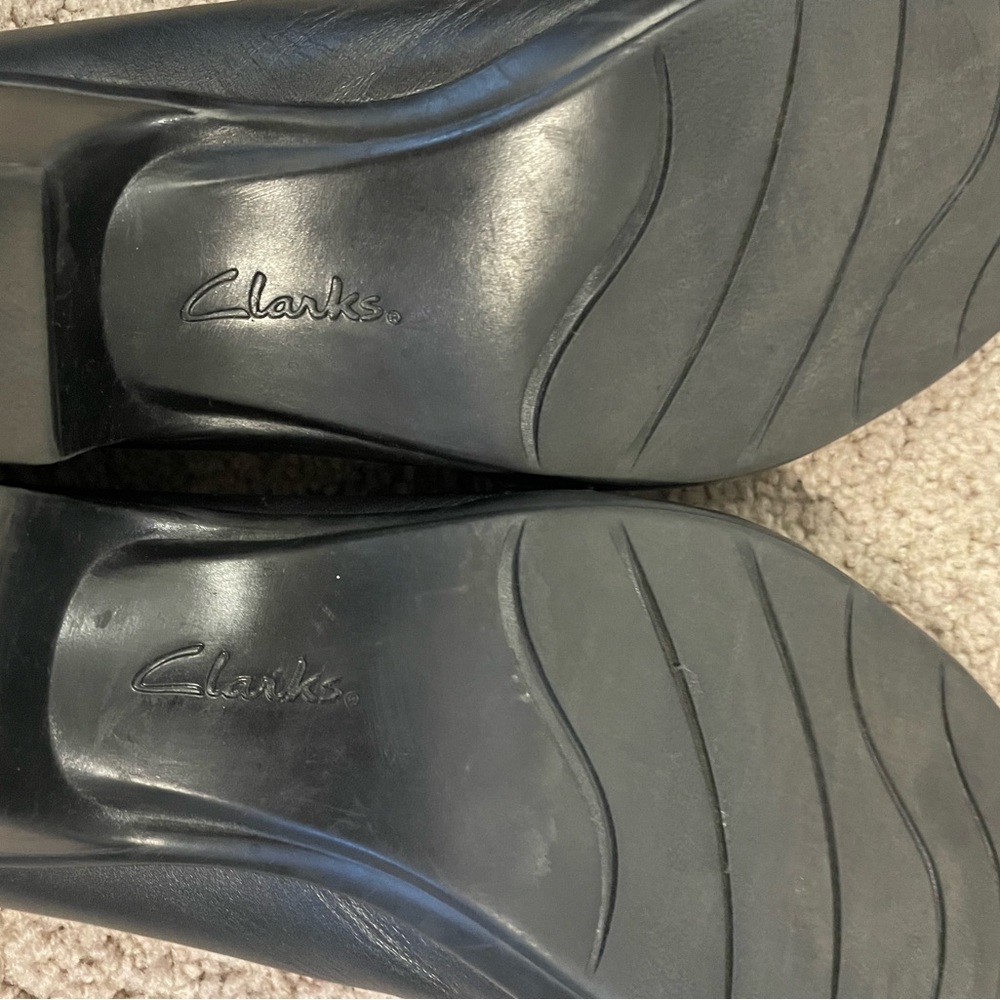 Clarks Bendables Loafers - Picture 7 of 8